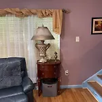 Colorful 3 Bedrooms Twin Home Near Center