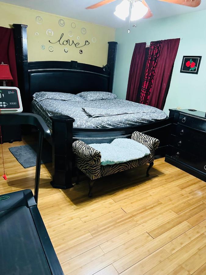Ferienhaus Colorful 3 Bedrooms Twin Near Center